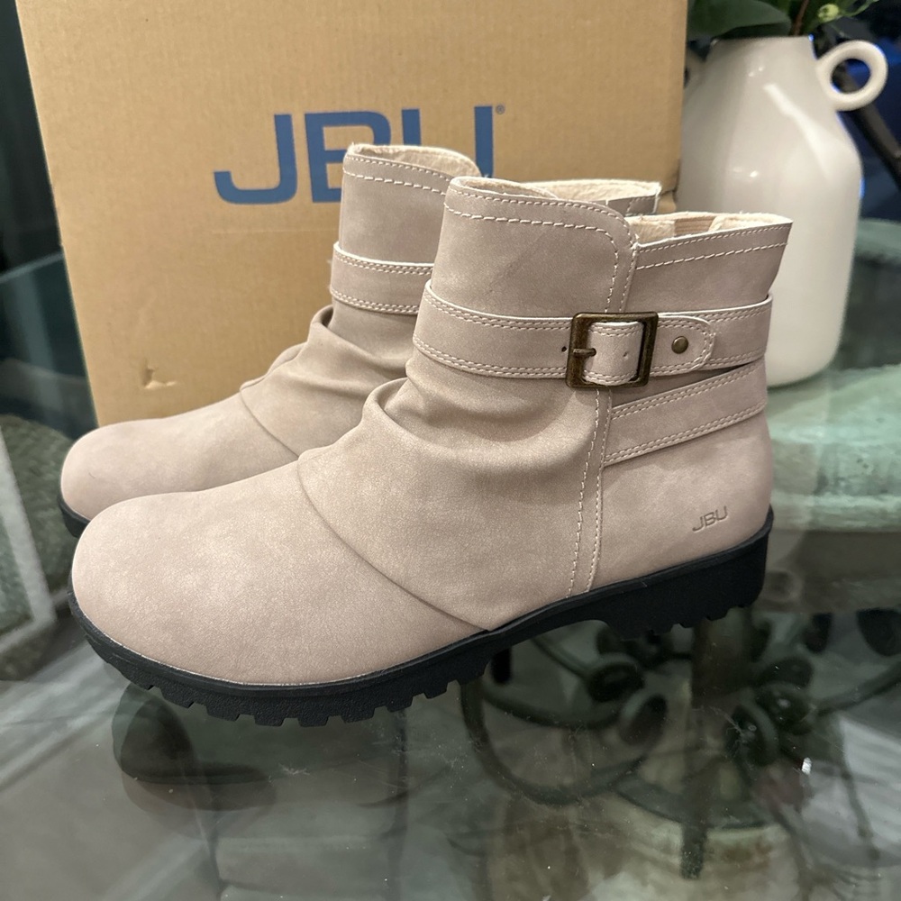 New in Box JBU Jambu Women's Taupe Water Resistant Betsy Ankle Booties Sz 9 W - Picture 2 of 9